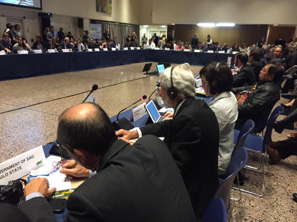 Vista general de mesa de negociaciones de la Declaración sobre Precio al Carbono en las Américas, durante Cumbre Global de Acción Climática (GCAS por sus siglas en inglés).