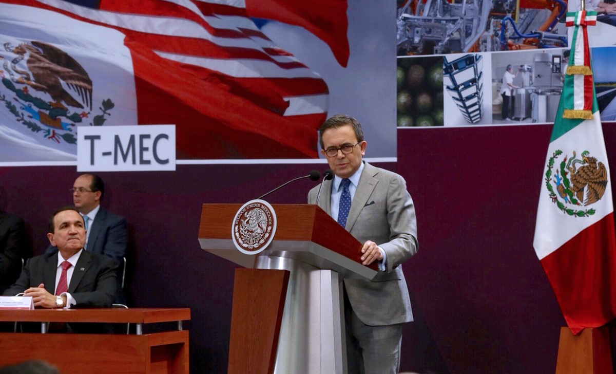 El Secretario Guajardo durante su discurso en el encuentro.
