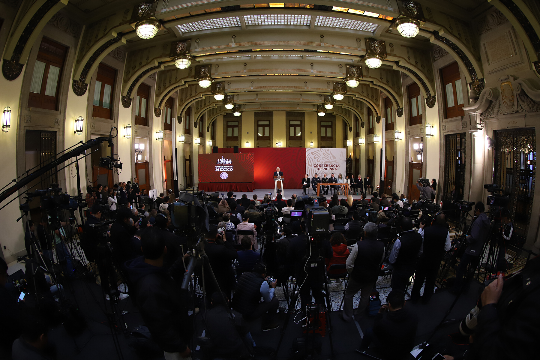 El Presidente Andrés Manuel López Obrador convocó a la participación en nueve municipios de Tlaxcala, 36 municipios de Morelos y 15 municipios de Puebla, para resolver un conflicto con el método democrático, donde la gente decida.
