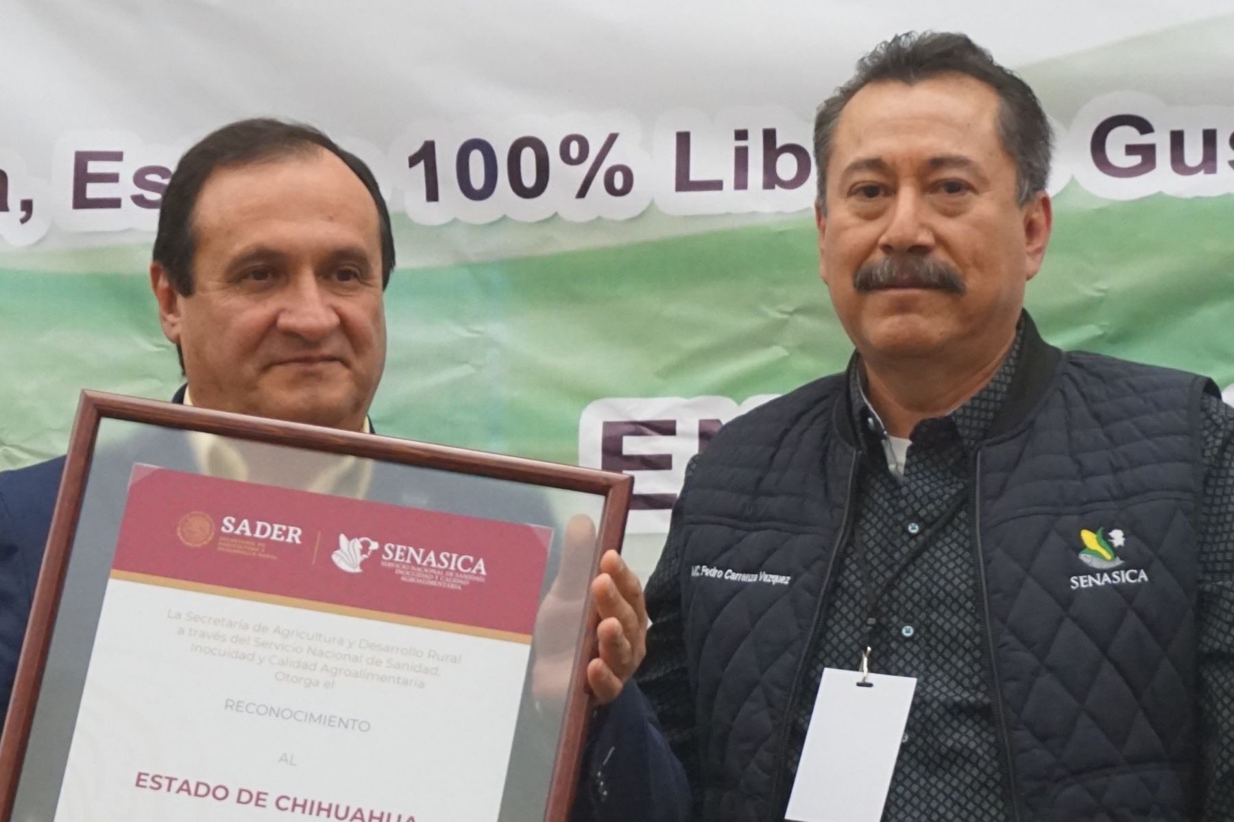 Representante del SENASICA entrega reconocimiento de Zona Libre de plagas del algodón a Chihuahua