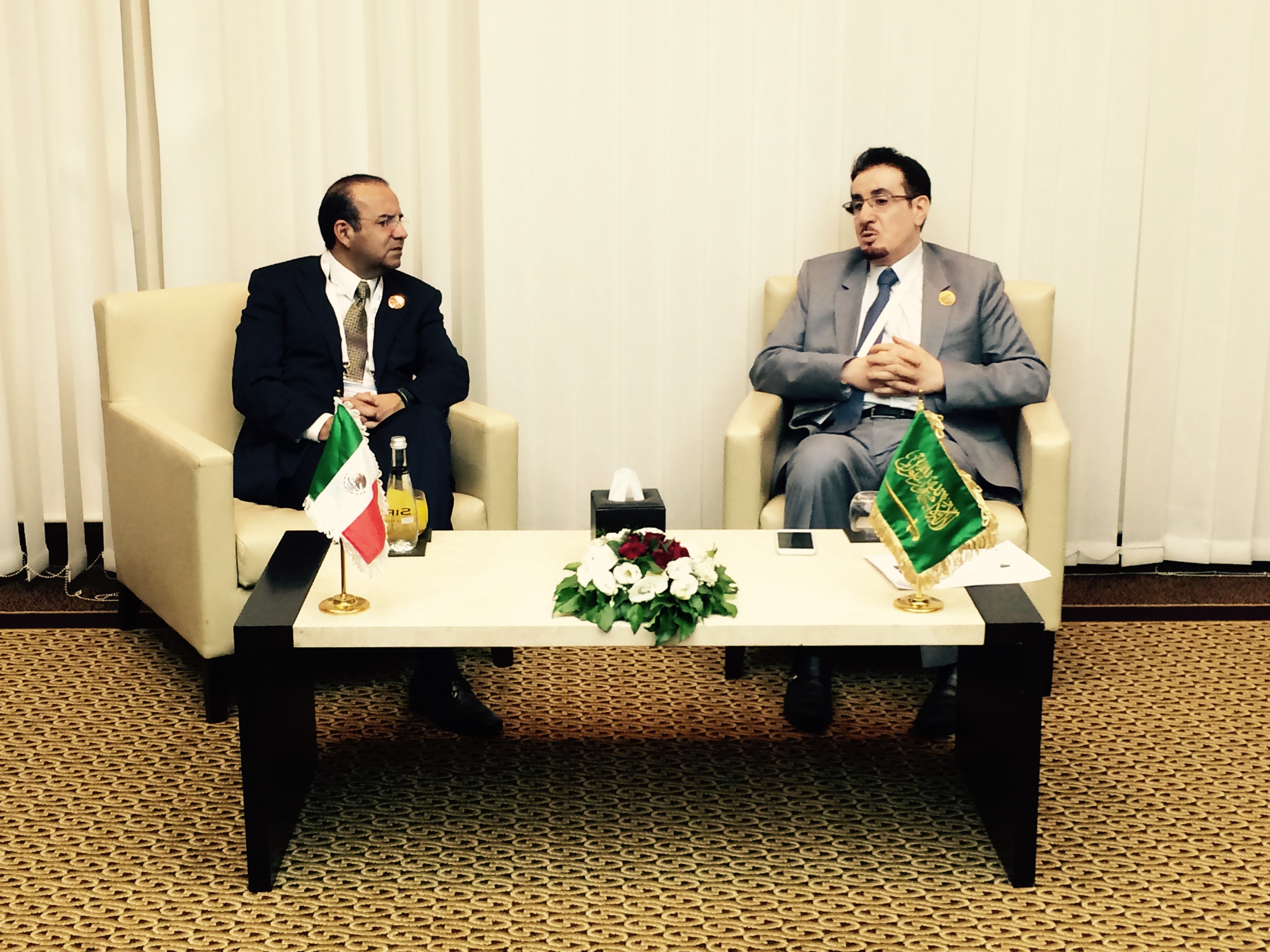 El Secretario Navarrete Prida, durante su reunión con el Ministro de Trabajo de Arabia Saudita, Mufrej al Haqbani.