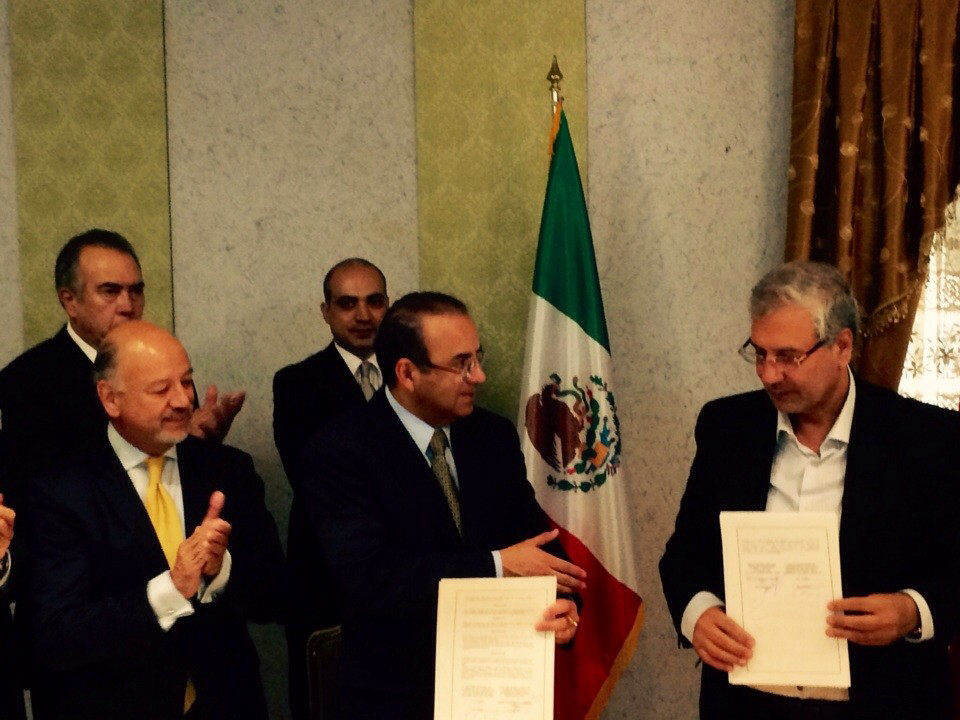 El Secretario del Trabajo y Previsión Social, Alfonso Navarrete Prida firmó un Memorándum de Entendimiento con el Ministro de Cooperativas, Trabajo y Bienestar Social de la República Islámica de Irán, Ali Rabiei.