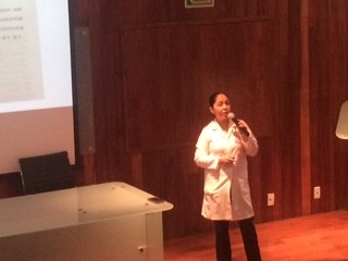 La doctora Leticia De Anda Aguilar, Directora de Coordinación Pericial, con el tema de expediente clínico