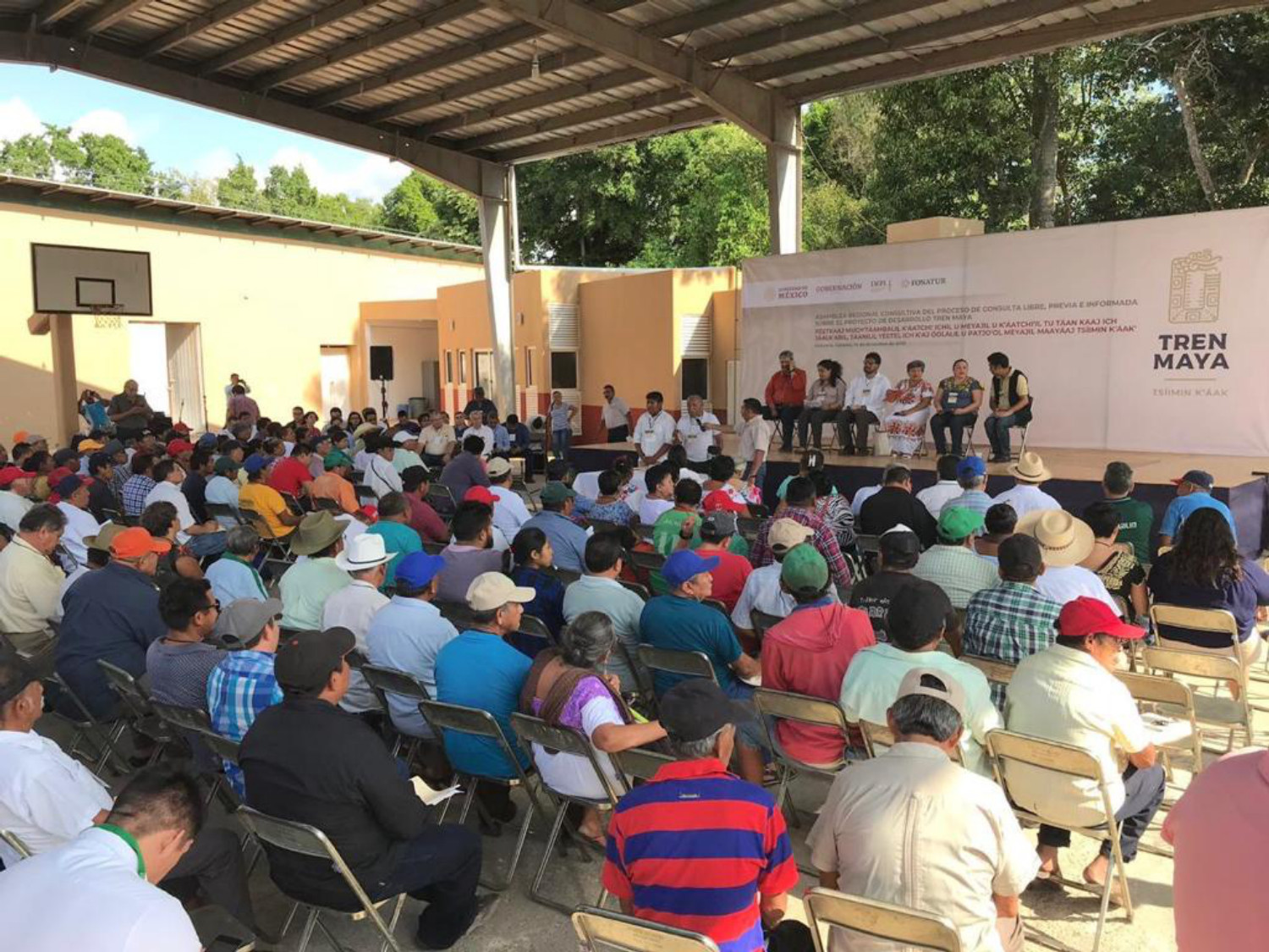 Concluye primer día de consulta a comunidades del sureste sobre Tren Maya.
