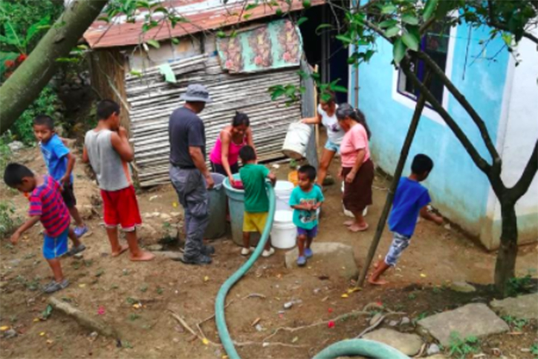 Blanca Jiménez Cisneros, informó que se han suministrado, en total, 114 millones de litros de agua potable (lo que equivale a llenar 1.5 veces el Lago de Chapultepec), en 15 entidades, a hospitales, centros de población, centros sociales e instalaciones de la Guardia.