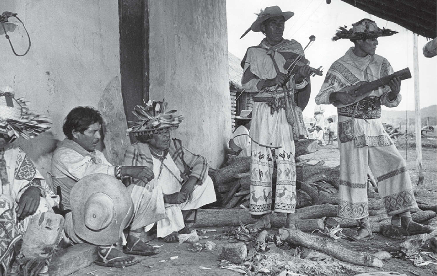 Cantos Wixaritari. Música ceremonial y regional de Nayarit.