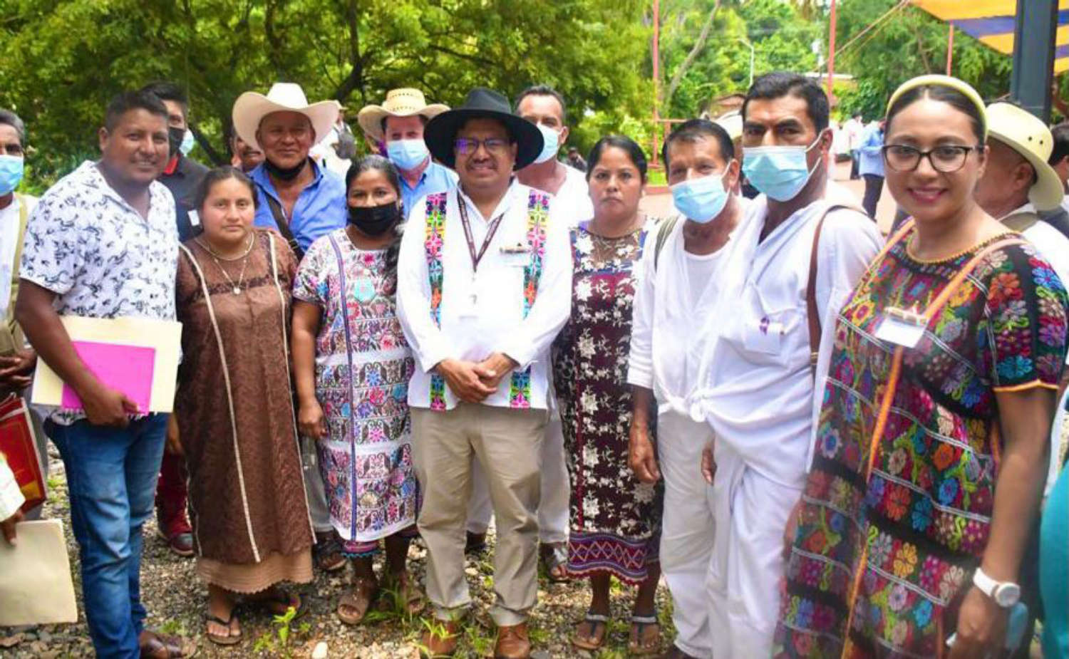 Se hermanan pueblos Amuzgos de Guerrero y Oaxaca por un devenir de Justicia y Bienestar