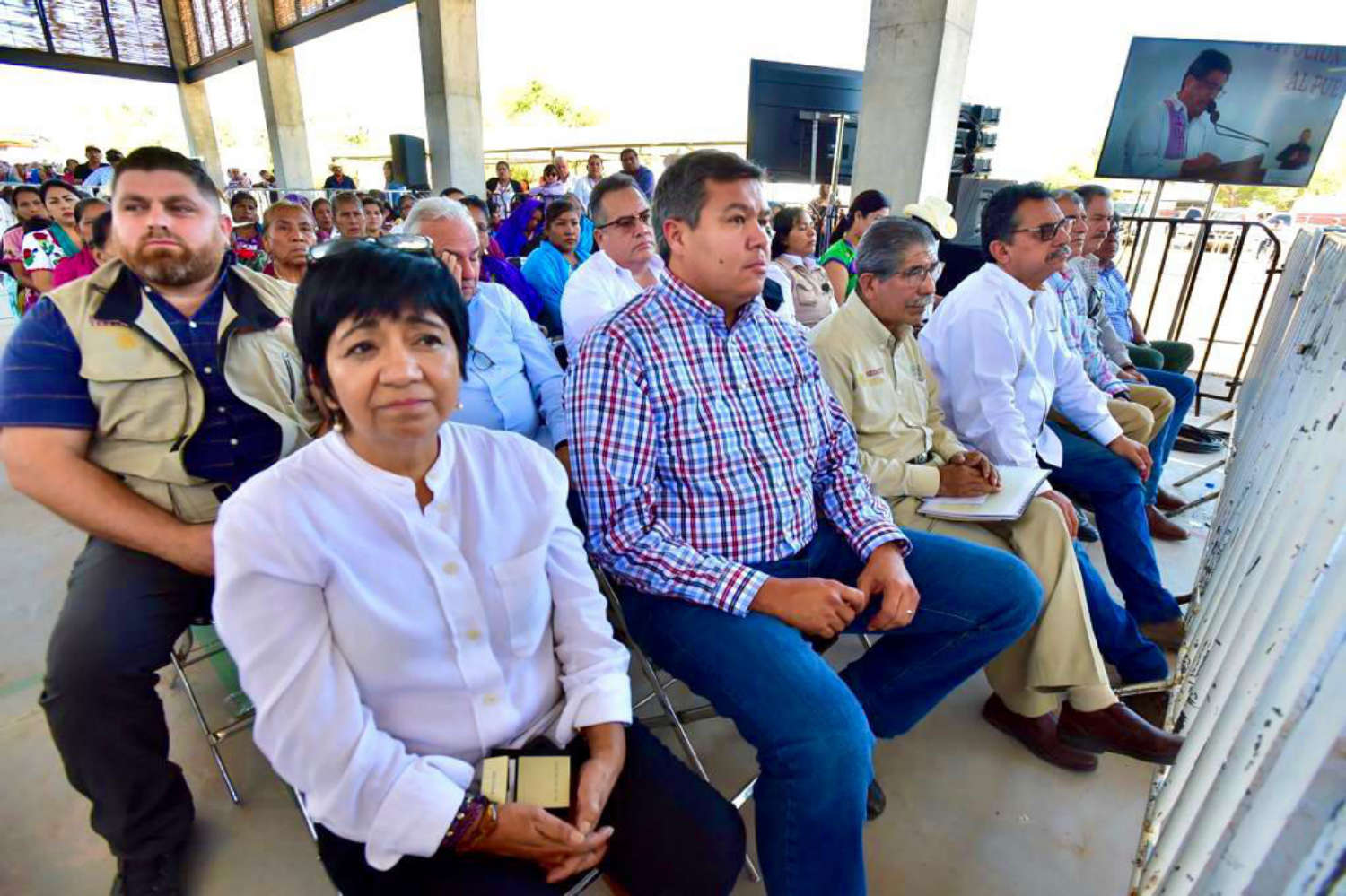 Histórico: presidente de la República firma decreto para restitución de tierras a pueblos yaquis.