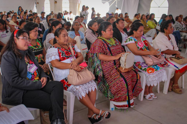 Mediante un diálogo profundo reivindican sus derechos mujeres indígenas y afromexicanas.