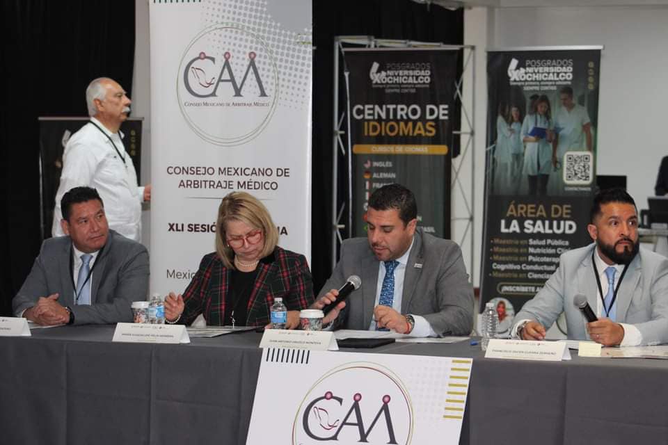 Integrantes del CMAM durante los trabajos de la XLI Sesión Ordinaria