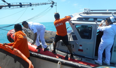 La Armada de México realiza evacuación médica de un pescador en las costas de Lerma, Campeche