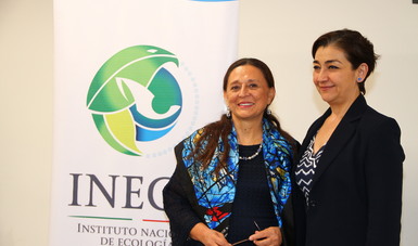 Dra Amparo Mtz y Biól Magdalena Ruiz en la conferencia de prensa del IPCC