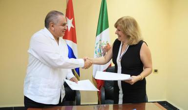 La Viceministra de Relaciones Exteriores de Cuba y el Comisionado del Instituto Nacional de Migración de México