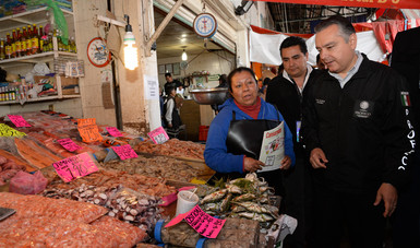 Ochoa Morales, en funciones de Procurador Federal del Consumidor, encabezó un recorrido por el principal centro de abasto de pescados y mariscos del país