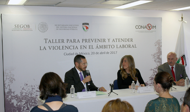 El Secretario Ejecutivo, Álvaro Vizcaíno, señaló la importancia de que los trabajadores del SESNSP cuenten con elementos necesarios para prevenir, atender y erradicar cualquier acto de violencia en el ámbito laboral.