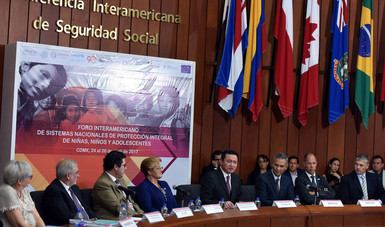 El Secretario de Gobernación, Miguel Ángel Osorio Chong durante la clausura del Foro Interamericano de Sistemas Nacionales de Protección Integral de Niñas, Niños y Adolescentes