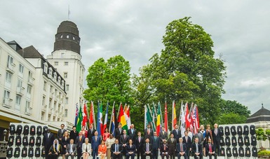 Grupo de Ministros de Trabajo posando para una foto de la Reunión de Ministros del G20