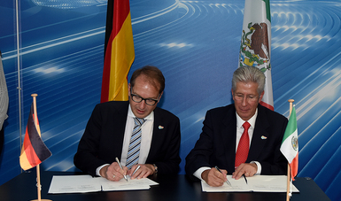 Gerardo Ruiz Esparza y ministro Alemán firman acuerdo de cooperación en Transporte Marítimo