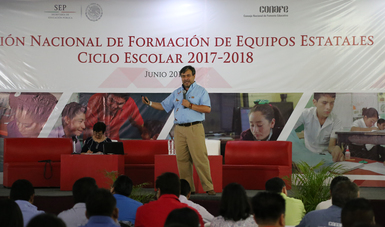 Conferencia “Inclusión Educativa” impartida por el maestro Alejandro Avalos Rincón.
