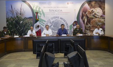 El Secretario de Gobernación, Miguel Ángel Osorio Chong, encabezó hoy aquí la Reunión del Grupo de Coordinación Sinaloa.