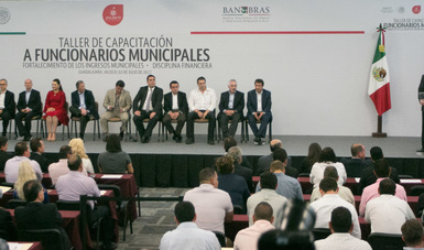 El Director General de Banobras, Alfredo Vara, inauguró el Taller de Capacitación a Funcionarios Municipales de Jalisco