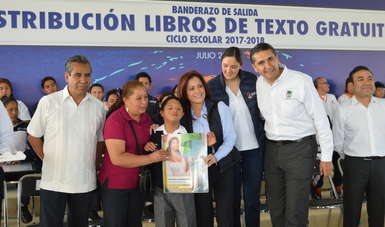 Inicia el estado de Puebla con la distribución para el ciclo escolar 2017-2018