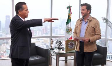 El Secretario de Medio Ambiente y Recursos Naturales, Rafael Pacchiano Alamán dio posesión a Alberto Meléndez Apodaca como delegado de esta dependencia en Hidalgo.