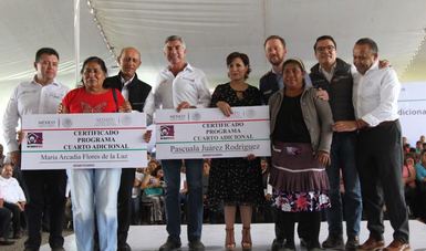 Entrega la SEDATU escrituras y certificados  de 
“Cuartos Rosas” a familias del estado de Puebla