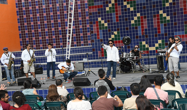 Tezcatl, Téhuatl ti ualaz nican, Coatlicue y Ma Xiquiza, son algunos de los títulos de las canciones que conforman su repertorio.