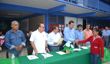 Entregó Conafe más de 2 mil 700 certificados de primaria y secundaria comunitaria en Guerrero.