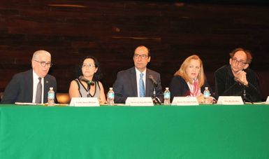 El subsecretario de Educación Básica, Javier Treviño Cantú, se reunió con representantes de la industria editorial mexicana