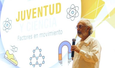 El Dr. del Río dijo que los jóvenes deben participar en proyectos científicos, tecnológicos e innovadores.