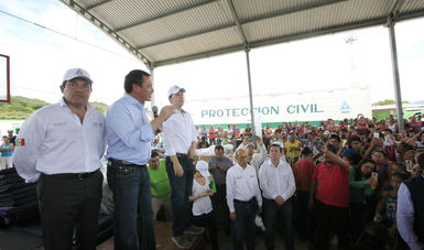 El Secretario de Gobernación en un recorrido por el ejido Lázaro Cárdenas, en Cintalapa, Chiapas