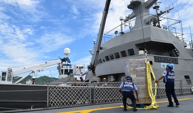 Arriba a la Paz, B.C.S. buque Zapoteco con 30 toneladas Ayuda Humanitaria para familias damnificadas, tras el impacto de Tormenta Lidia