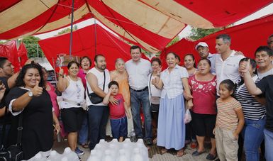 El Secretario de Gobernación, Miguel Ángel Osorio Chong, visto albergues y dialogo con vecinos del municipio de Juchitán, Oaxaca
