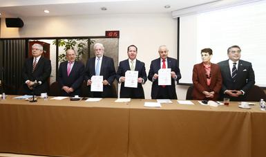 La COFEPRIS y el Hospital General de México “Doctor Eduardo Liceaga”, firmaron este lunes una carta de intención que permitirá impulsar el desarrollo de investigación clínica en favor de la salud.