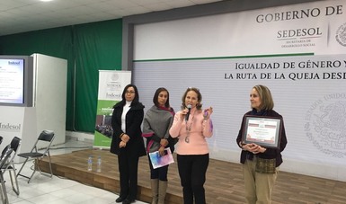 Galardona GCDMX a destacadas mujeres con Medalla Omecíhuatl 2017