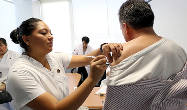 Reporta ISSSTE avance de 65% en aplicación de vacunas contra influenza estacional