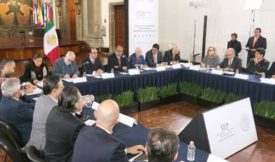 Reunión de Evaluación sobre avances del Nuevo Modelo Educativo en el salón Iberoamericano de a SEP