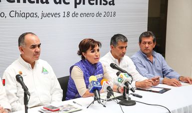 La Titular de la SEDATU Rosario Robles informa a los medios de comunicación los avances en la reconstrucción de viviendas.