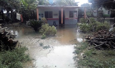 Diconsa Tabasco surte con lancha a poblaciones afectadas por lluvias atípicas