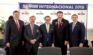 Otorgan a Ildefonso Guajardo Villarreal la Distinción "Señor Internacional de México 2018"