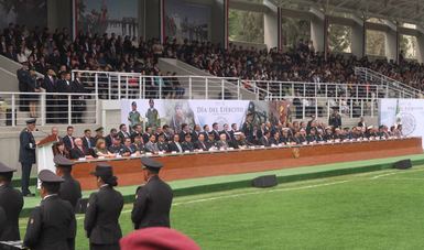 El Presidente de la República Enrique Peña Nieto con funcionarios de su gabinete, representantes de los Poderes Legislativo y Judicial encabezó los festejos del “Día del Ejército”