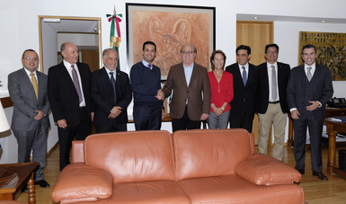 El Director General del Seguro Social, Tuffic Miguel, y el Gobernador Graco Ramírez sostuvieron un encuentro.