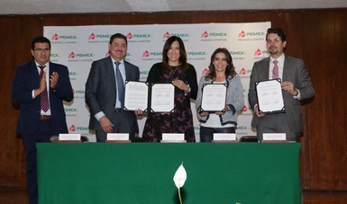 DIF Nacional y PEMEX, firman convenio de colaboración.
