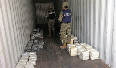La Secretaría de Marina-Armada de México asegura más de 400 kilogramos de presunta cocaína en el recinto portuario de Veracruz