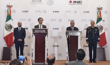 Presentan SEGOB e INE protocolo de protección personal para los candidatos a la presidencia de la república