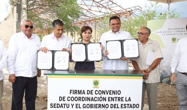 La Titular de la SEDATU y el gobernador del estado de Yucatán encabezaron la firma de los convenios.