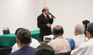 Doctor Sergio Valdés Rojas, director de Atención Geriátrica, impartió curso sobre síndromes geriátricos.  