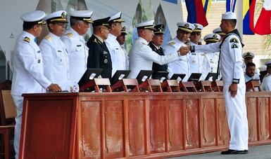 La Armada de México se fortalece al graduar 206 elementos de los Cursos de Contramaestres, Condestables y de Servicios de la Escuela de Escala de Mar